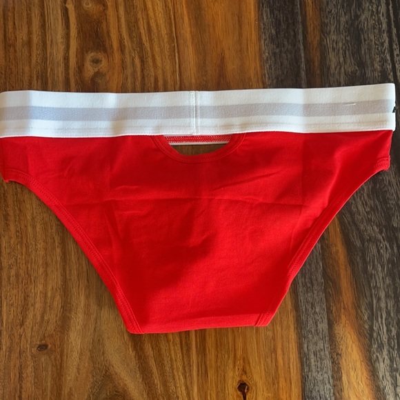Men’s Sexy Red M-L (28 inches) Brief - Picture 2 of 7